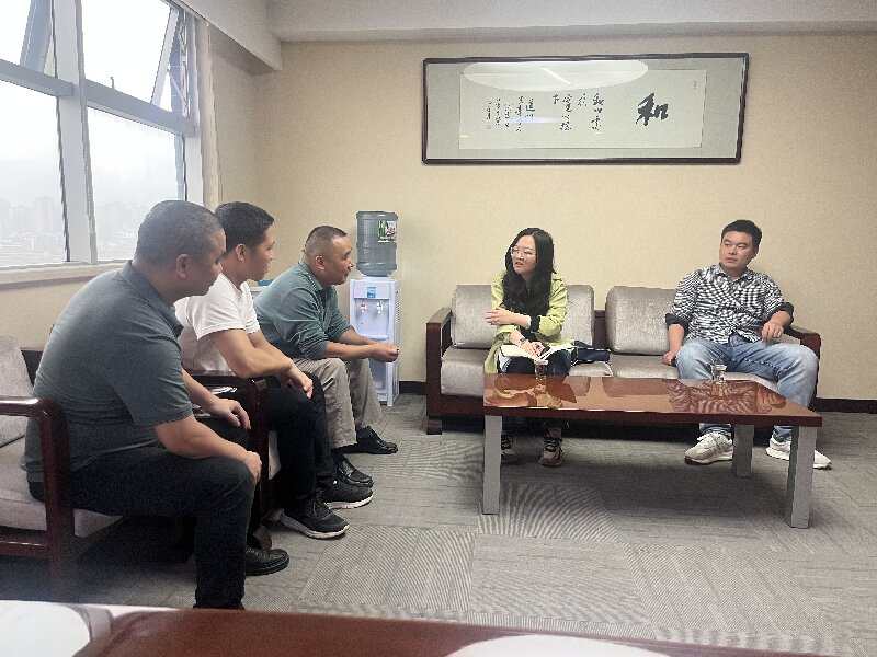 Leaders of Lengshuitang District Commerce Bureau visited the company for research and guidance